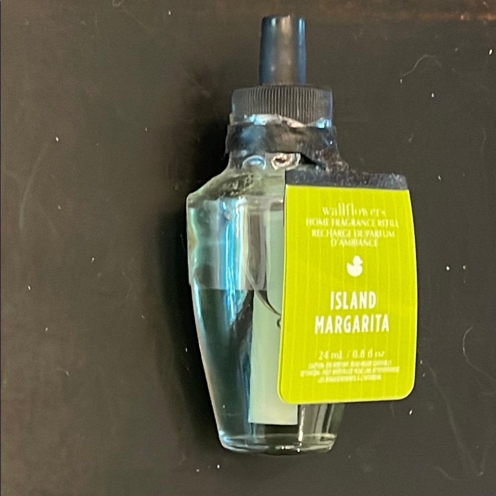 Bath & Body Works island margarita Green Fragrance Refill